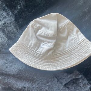 Nike Classic Cream Bucket Hat